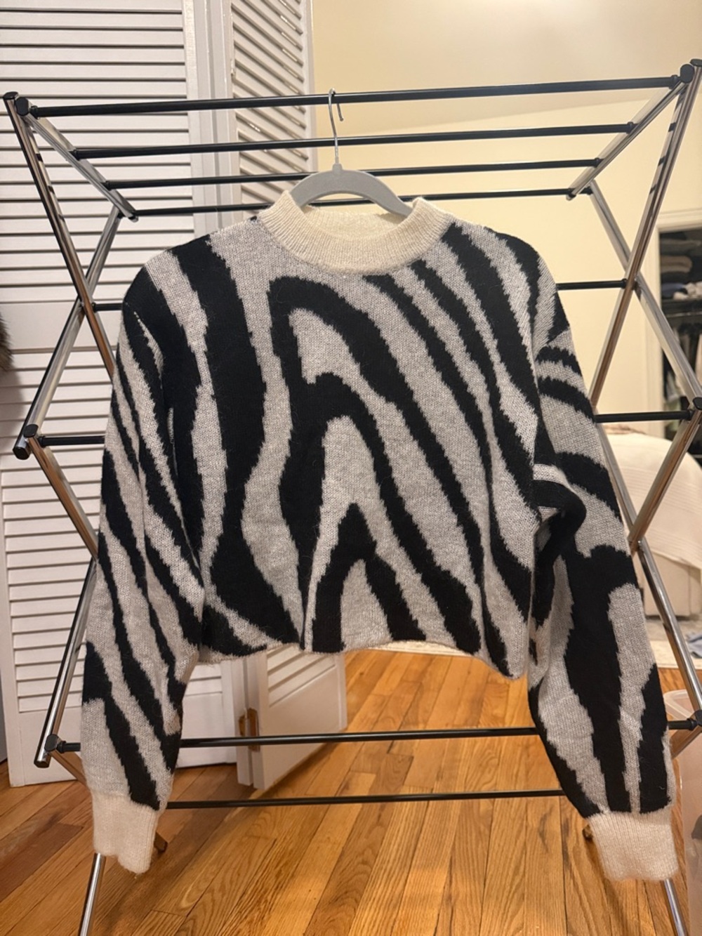 Black & Cream Zebra-Print Women's Sweater